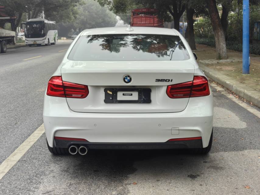 BMW 3 Series 2019 #10 BMW 3 Series 2019 car image #10