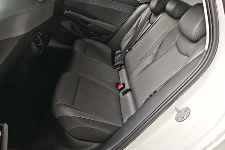 Volkswagen Lavida 2026 #17 Volkswagen Lavida 2026 car image #17