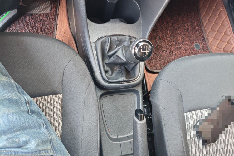 Volkswagen Polo 2018 car image #16