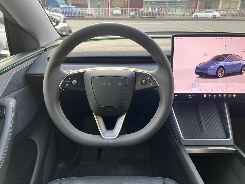 Tesla Model Y 2025 #14 Tesla Model Y 2025 immagine di auto #14
