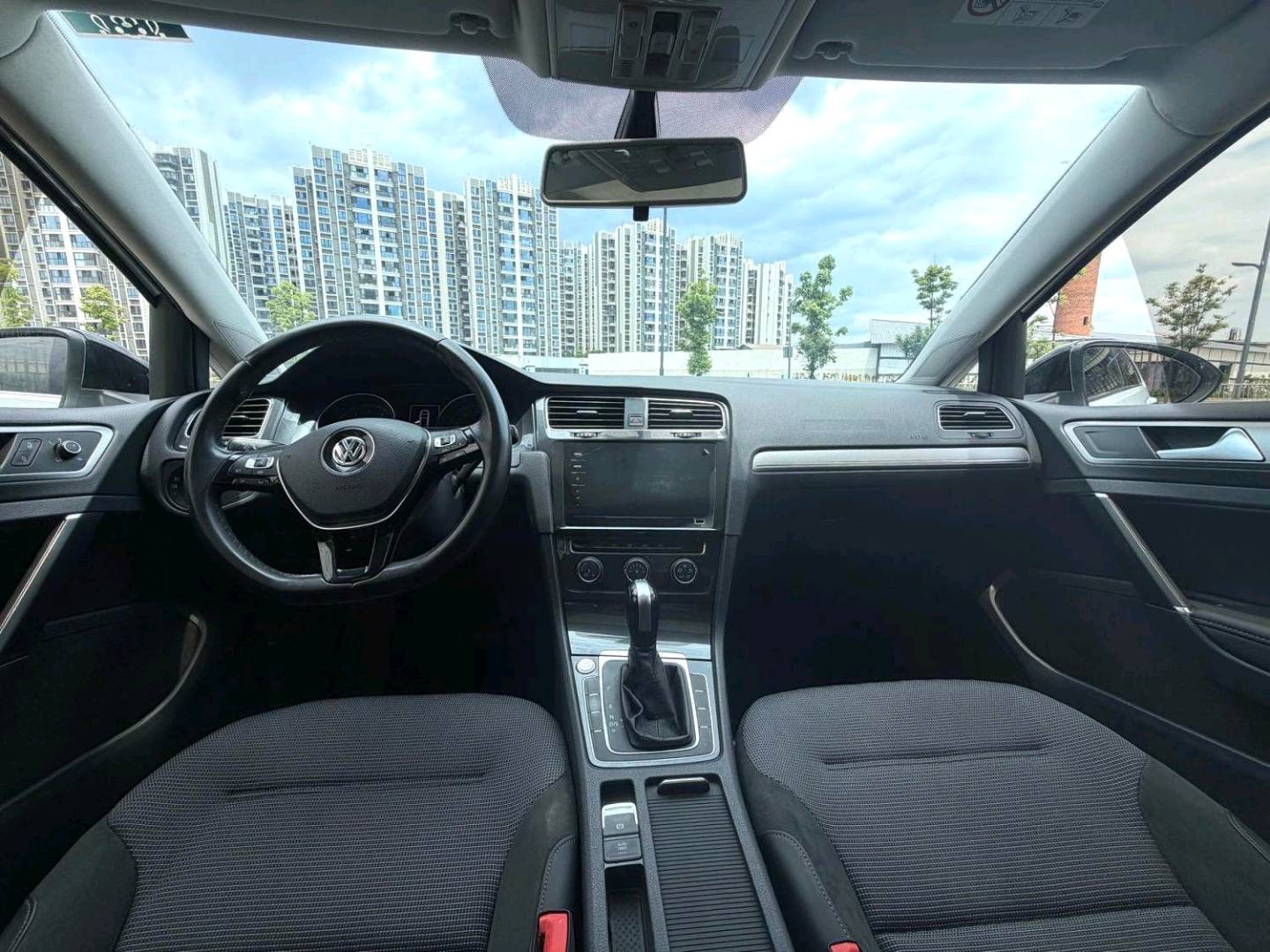Volkswagen Golf 2020 car image #6