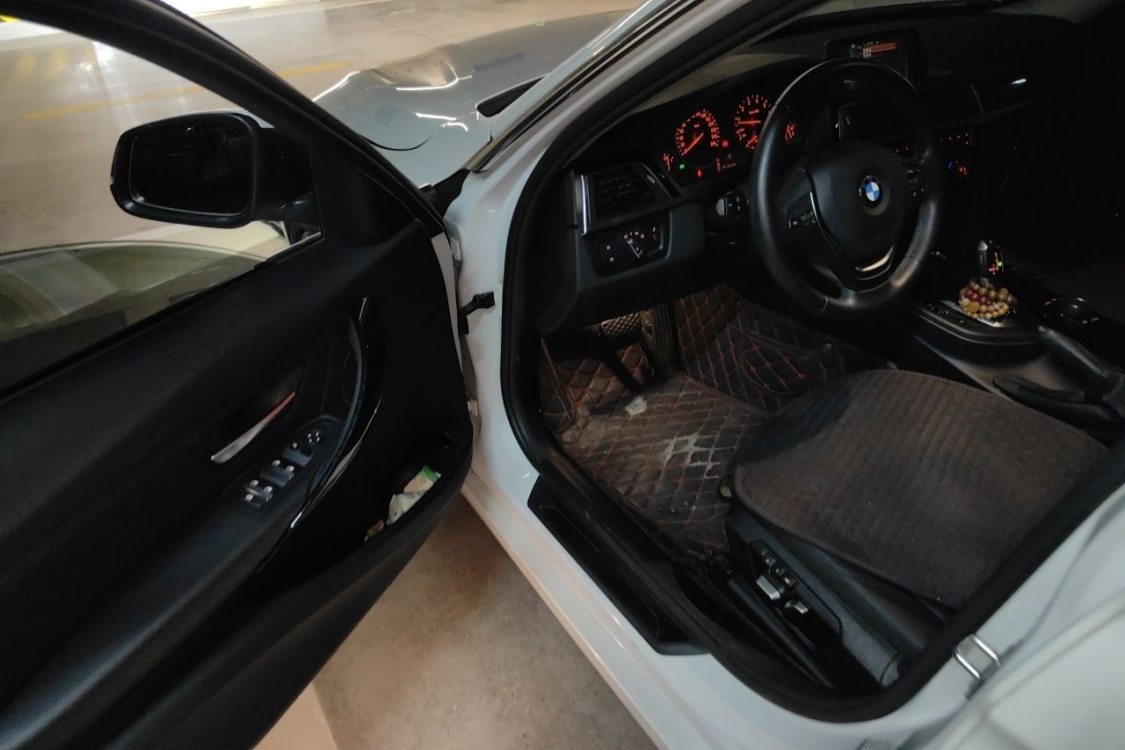 BMW 3 Series 2017 car image #23