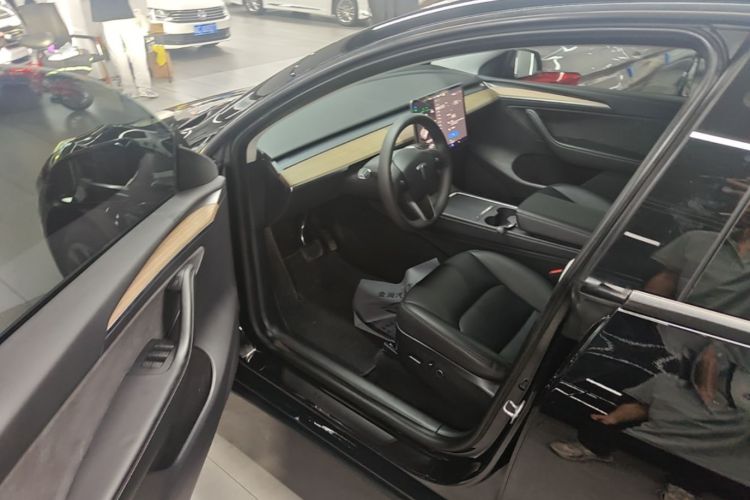 Tesla Model Y 2023 #16 Tesla Model Y 2023 immagine di auto #16