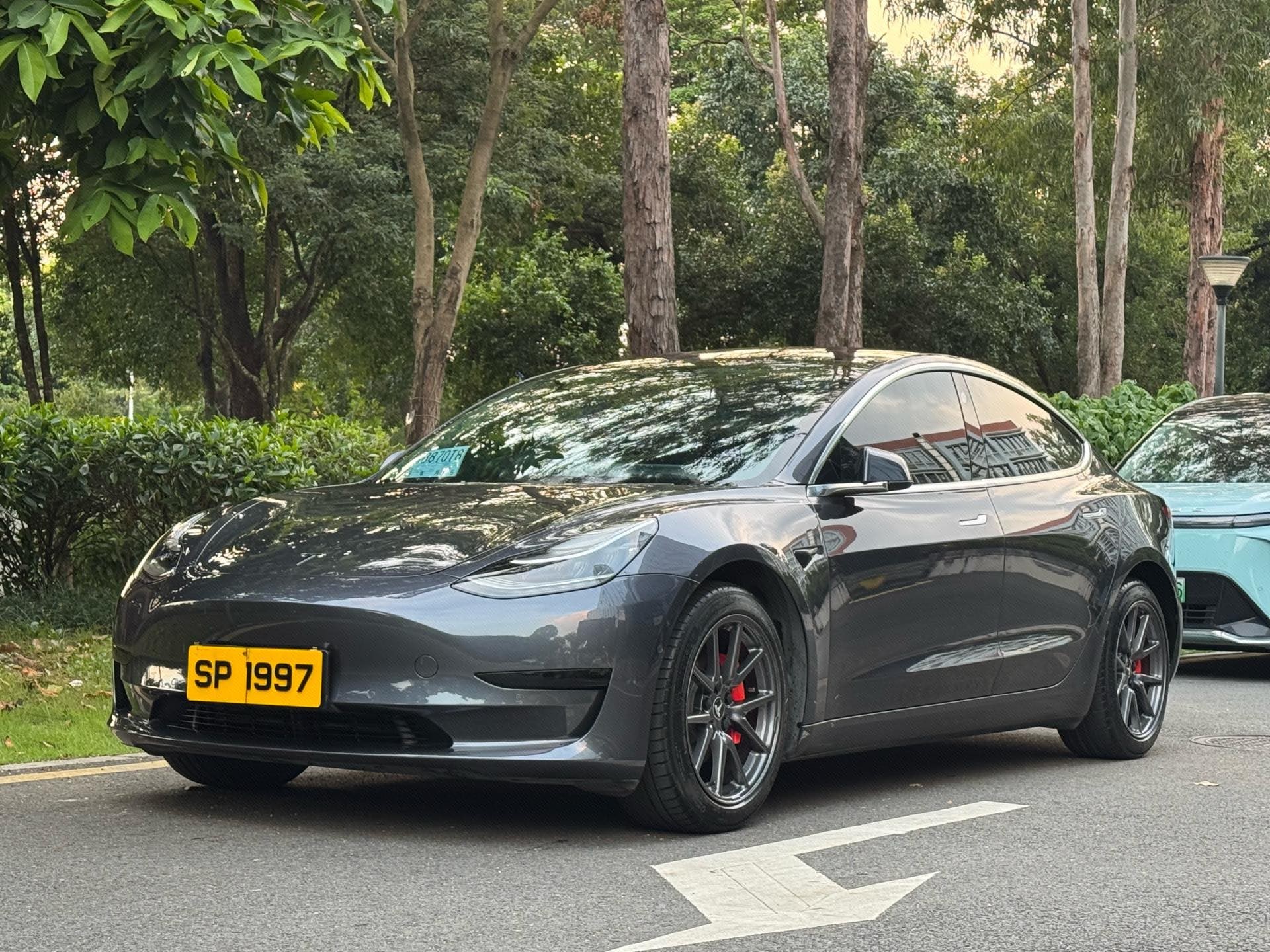 Tesla Model 3 2020 car image 