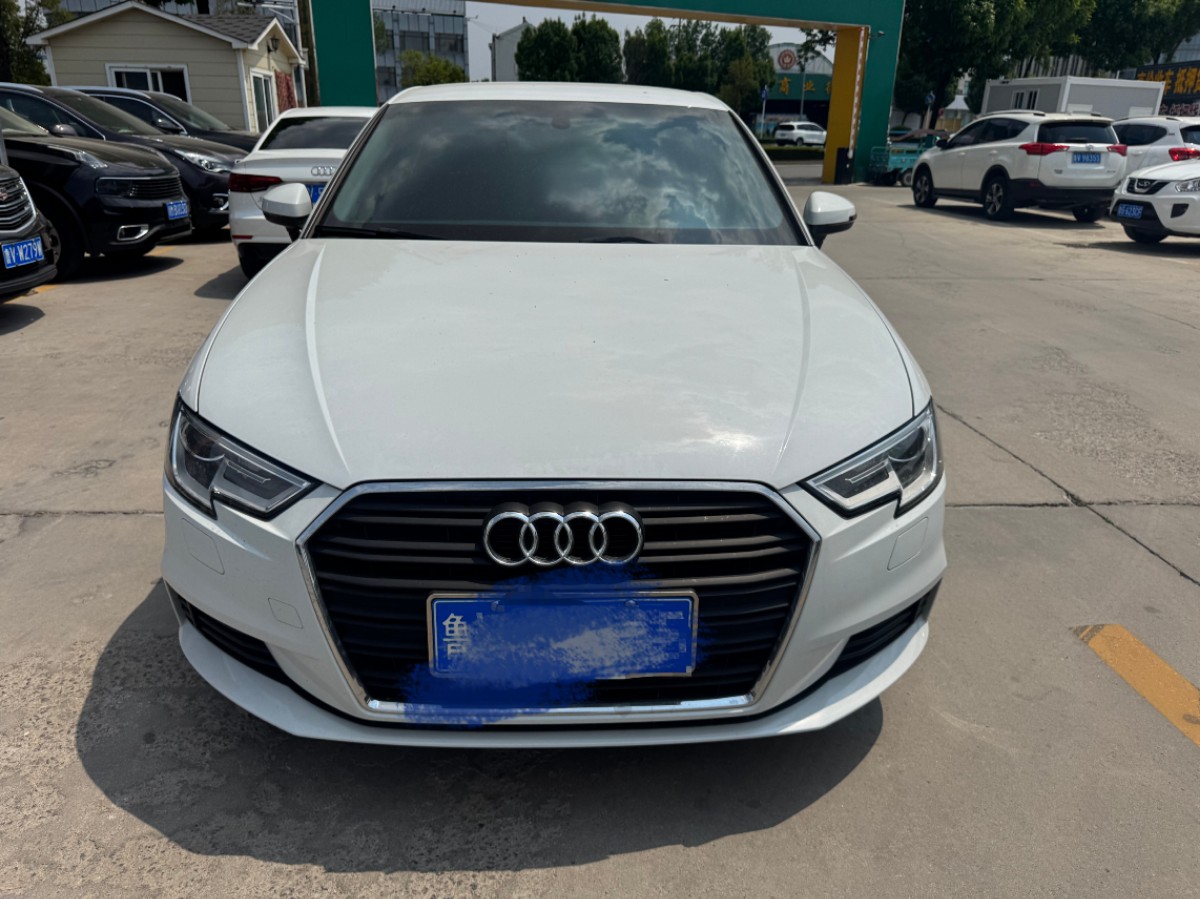 Audi A3 2018 car image #2