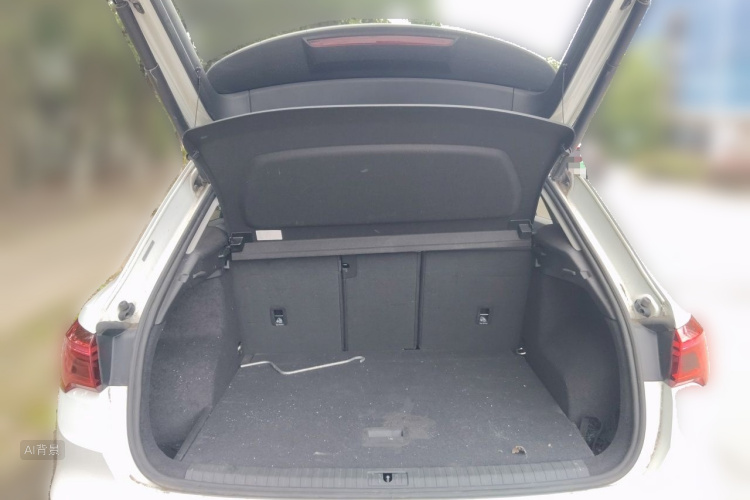 Audi Q3 2022 car image #21