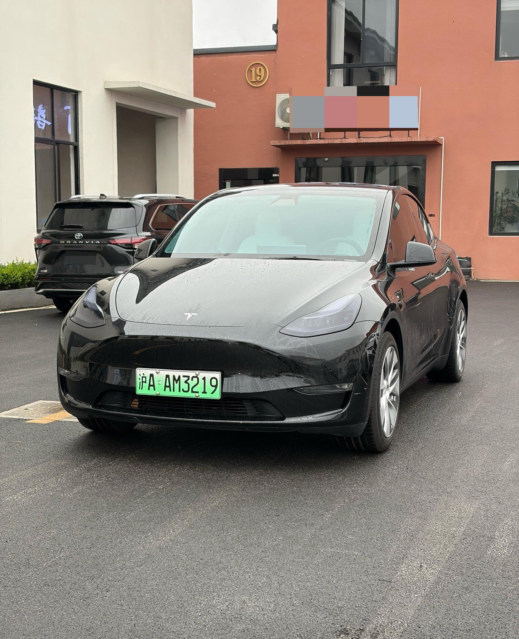 Tesla Model Y 2022 Tesla Model Y 2022 car image