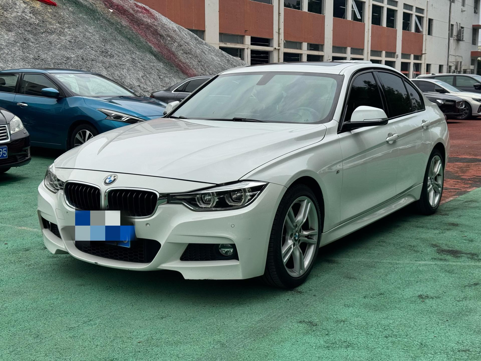 BMW 3 Series 2019 car image 