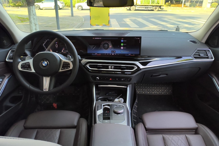 BMW 3 Series 2024 car image #10