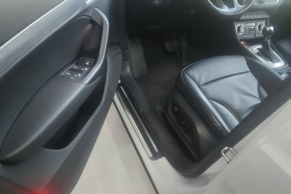 Audi Q3 2016 immagine di auto #23
