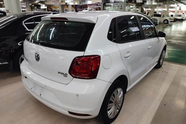 Volkswagen Polo 2016 car image #5