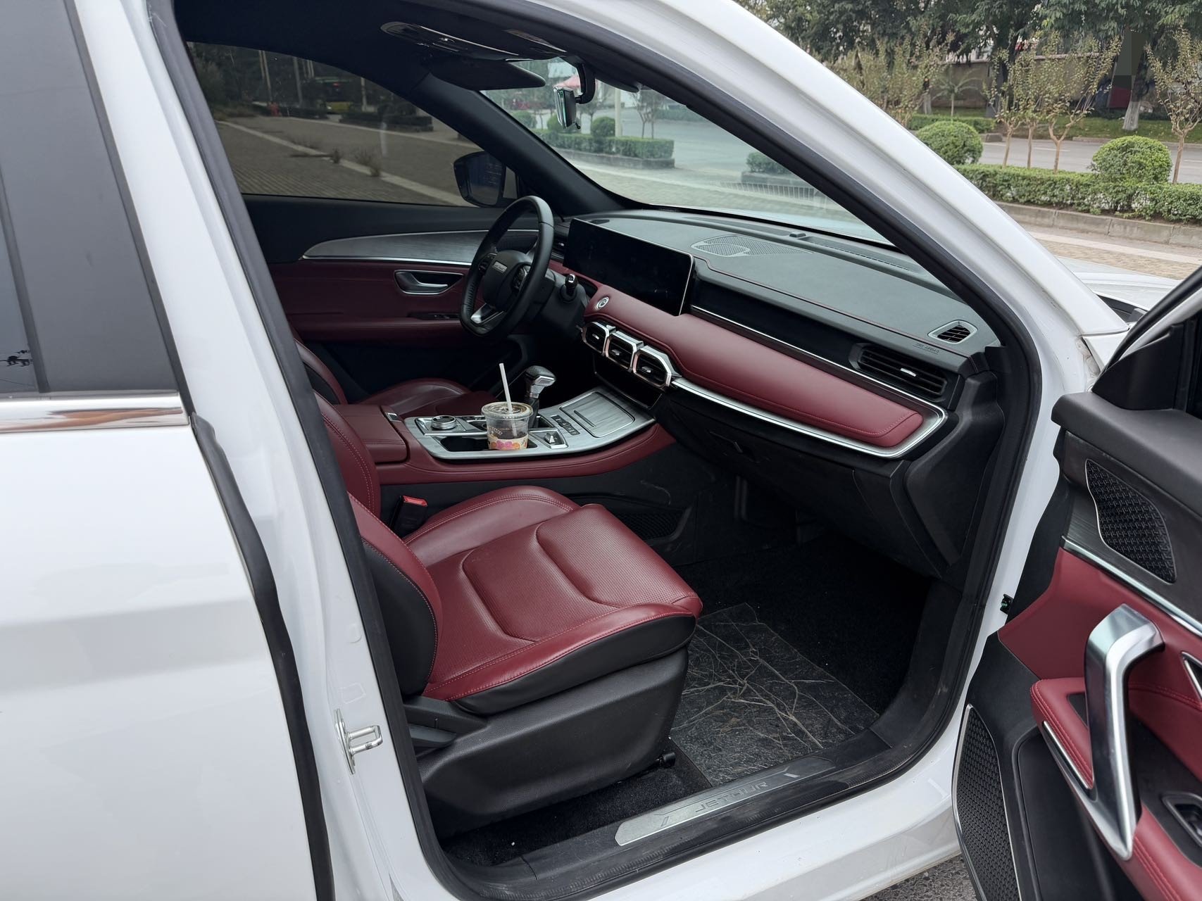 Jetour X70 PLUS 2024 car image #4