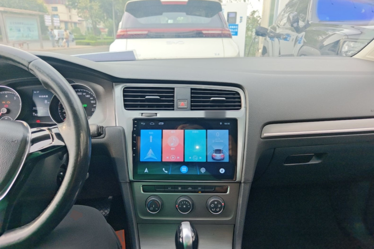 Volkswagen Golf 2015 car image #10