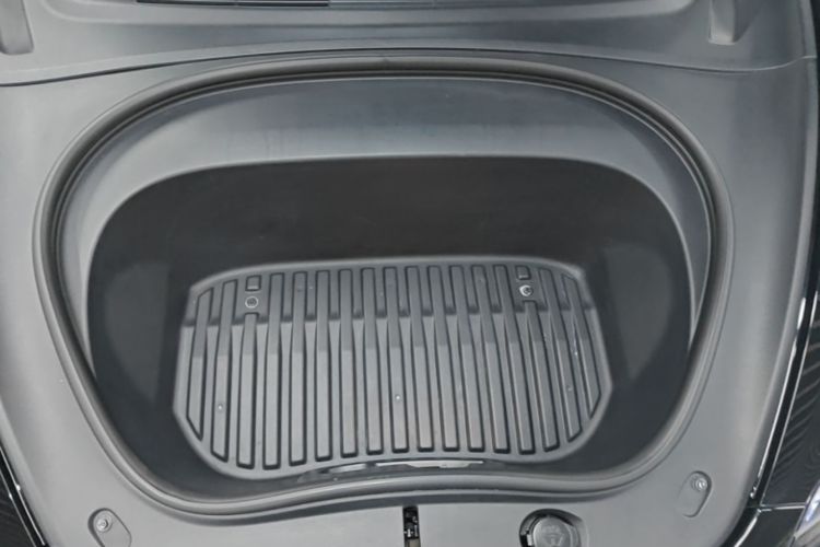 Tesla Model 3 2023 car image #20