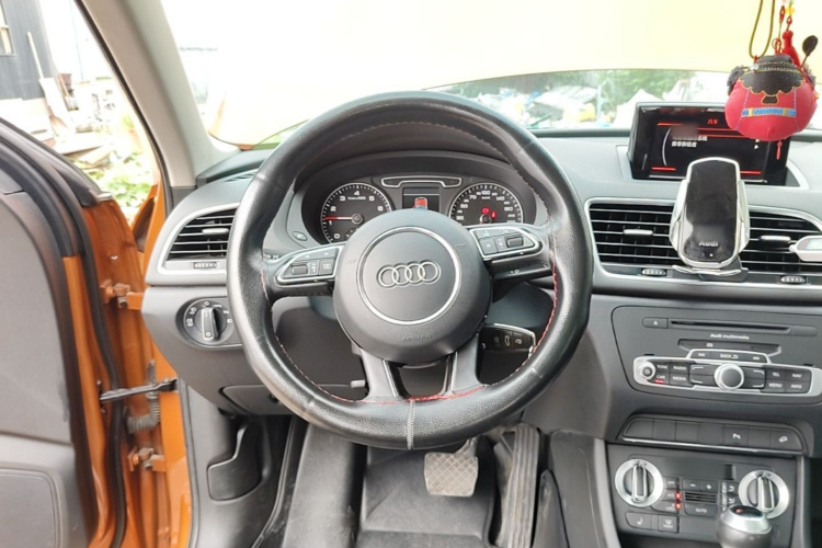 Audi Q3 2015 #11 Audi Q3 2015 car image #11