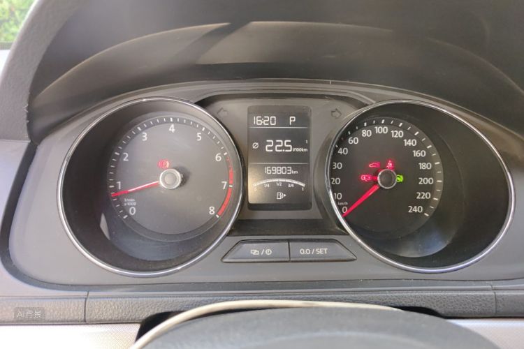 Volkswagen Lavida 2017 car image #13