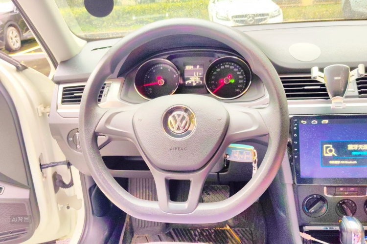 Volkswagen Bora 2017 car image #12