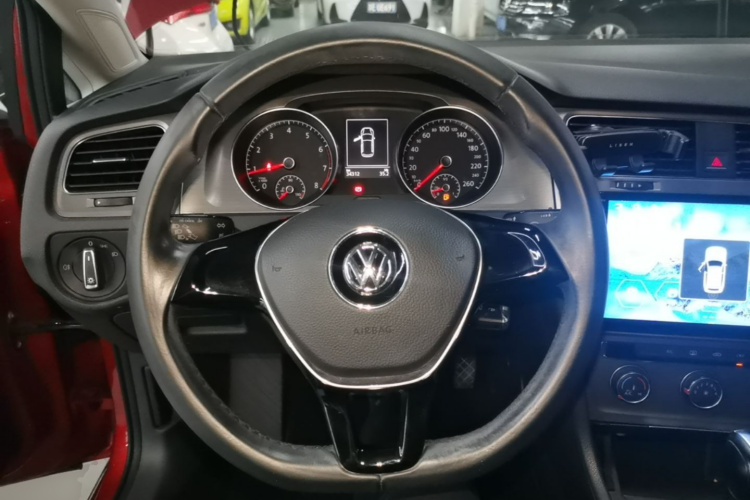 Volkswagen Golf 2016 car image #11