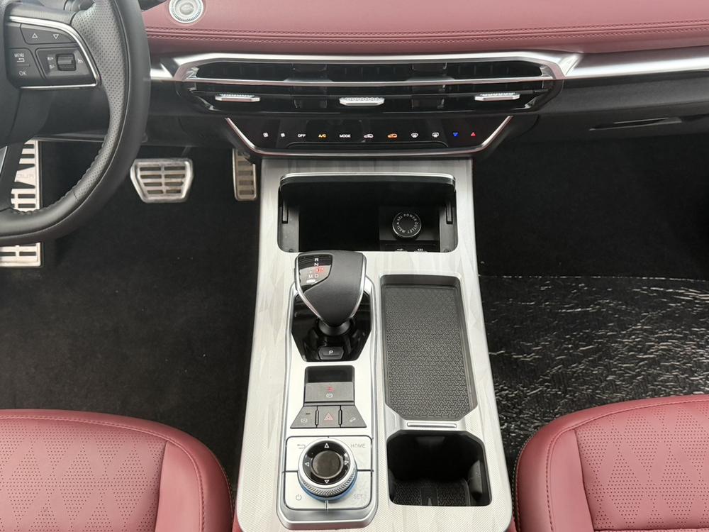 Jetour X70 PLUS 2023 car image #11
