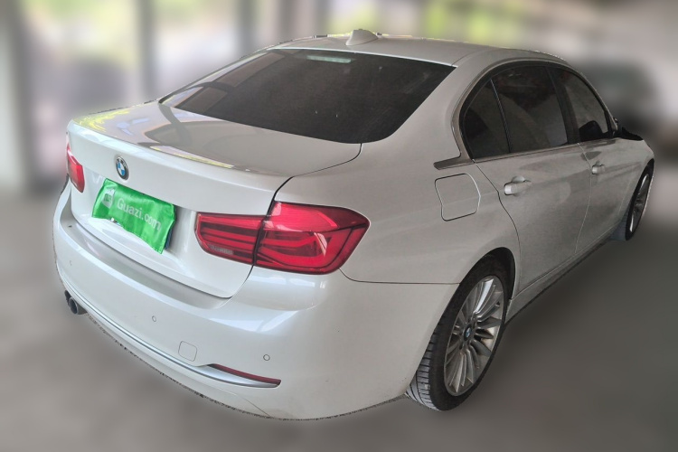 BMW 3 Series 2018 car image #7