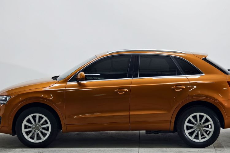 Audi Q3 2015 car image #9