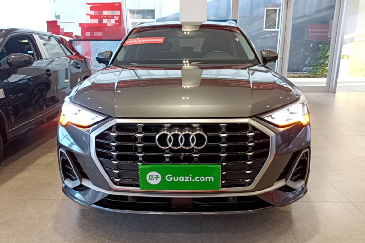 Audi Q3 2020 car image #3