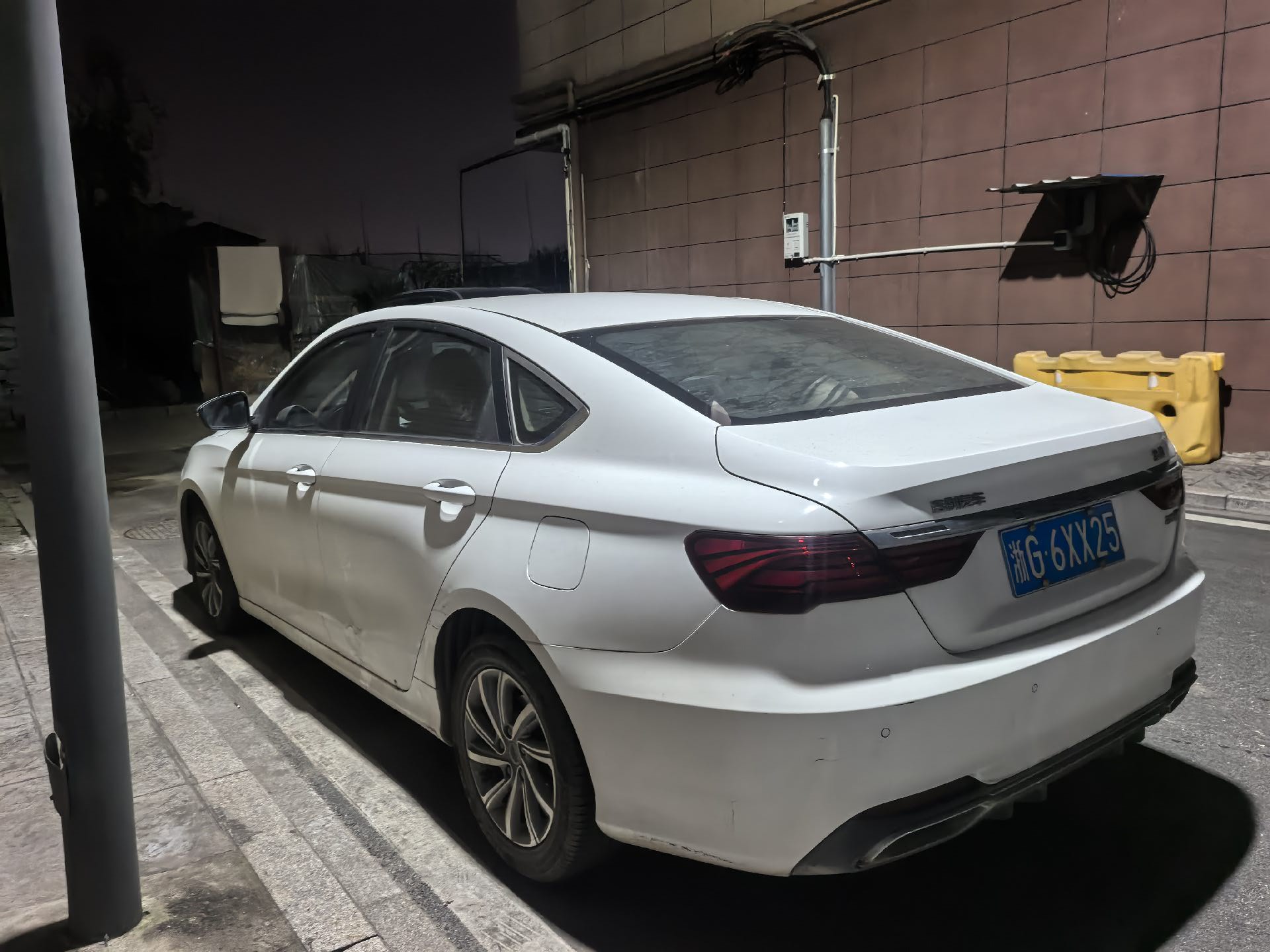 GEELY Binray 2019 imagen de coche #5