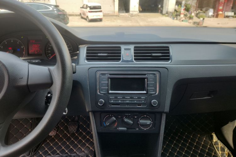 Volkswagen Santana 2016 صورة سيارة #13