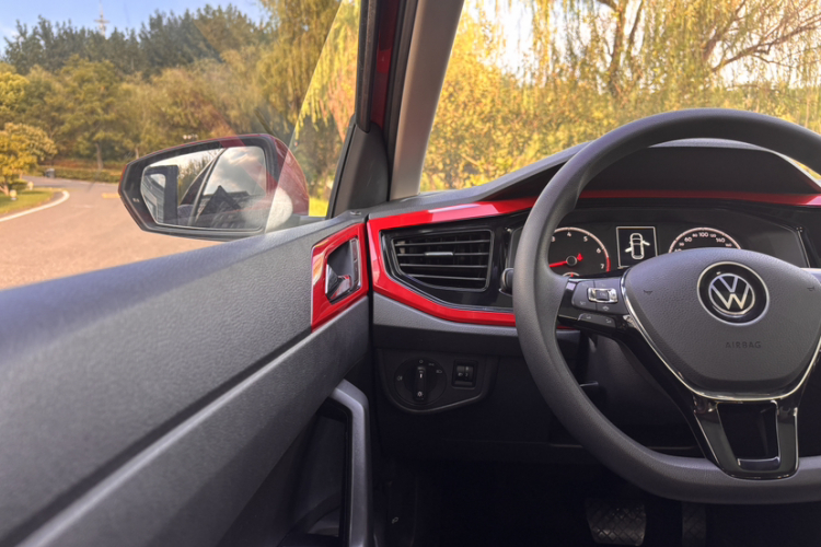 Volkswagen Polo 2021 car image #24