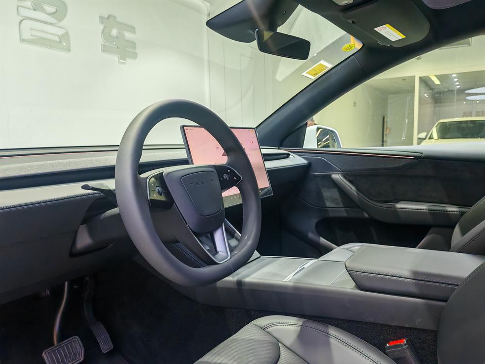 Tesla Model Y 2026 #15 Tesla Model Y 2026 immagine di auto #15