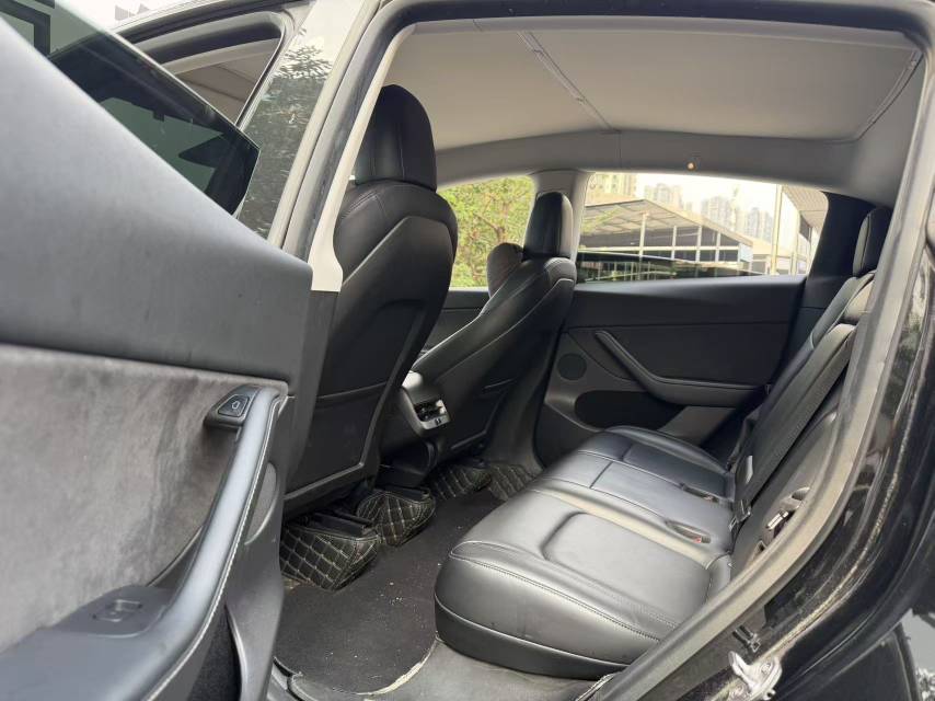 Tesla Model Y 2022 صورة سيارة #6