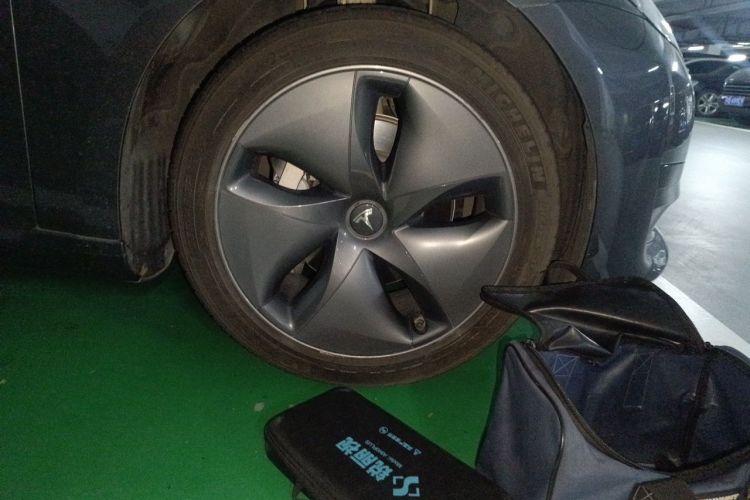 Tesla Model 3 2020 car image #6