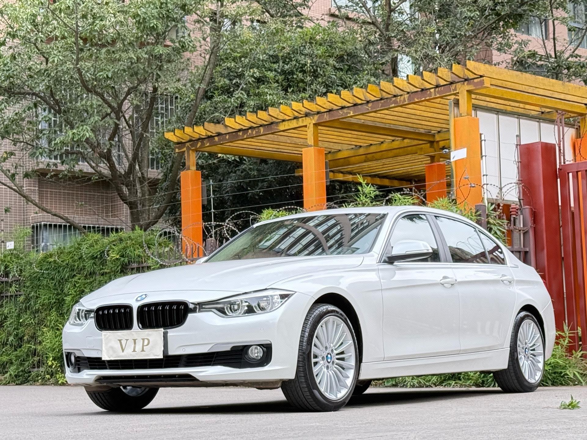 BMW 3 Series 2017 car image 