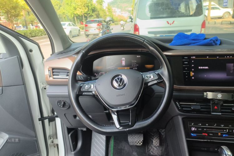 Volkswagen Tharu 2022 car image #12
