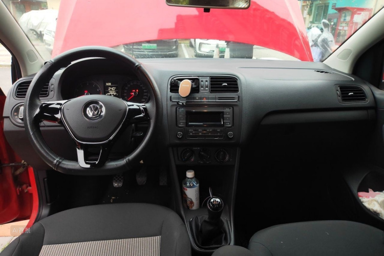 Volkswagen Polo 2017 car image #11
