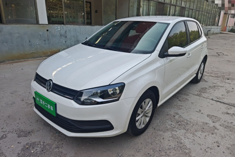 Volkswagen Polo 2016 car image #2