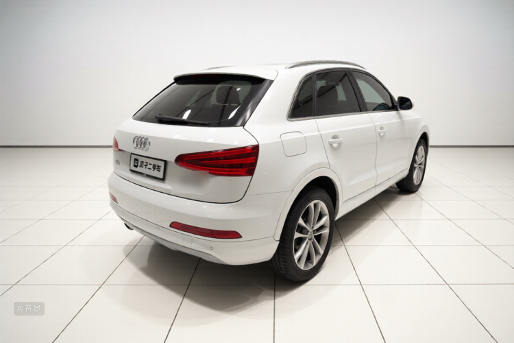 Audi Q3 2016 car image #7