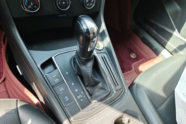 Volkswagen Lavida 2019 #16 Volkswagen Lavida 2019 car image #16