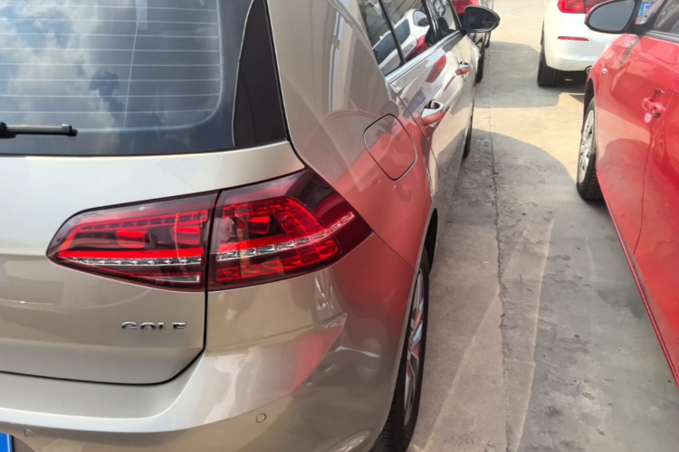 Volkswagen Golf 2017 imagem de carro #8