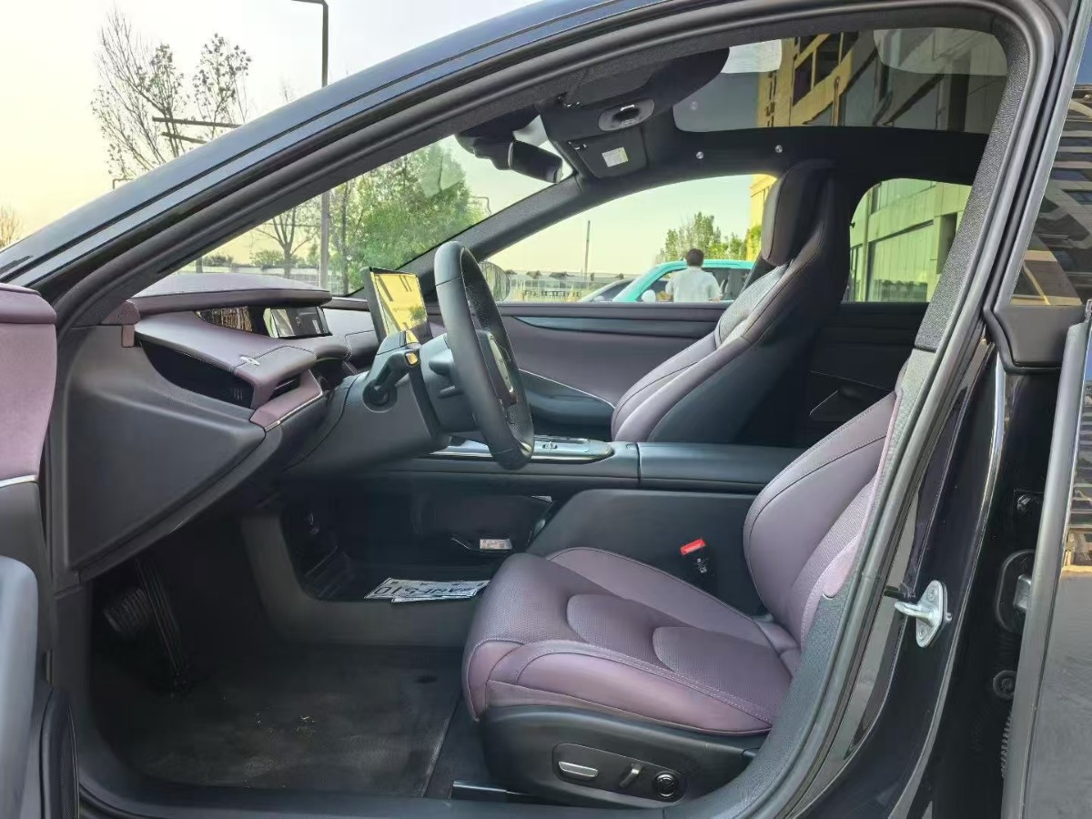 MI SU7 2025 imagen de coche #4