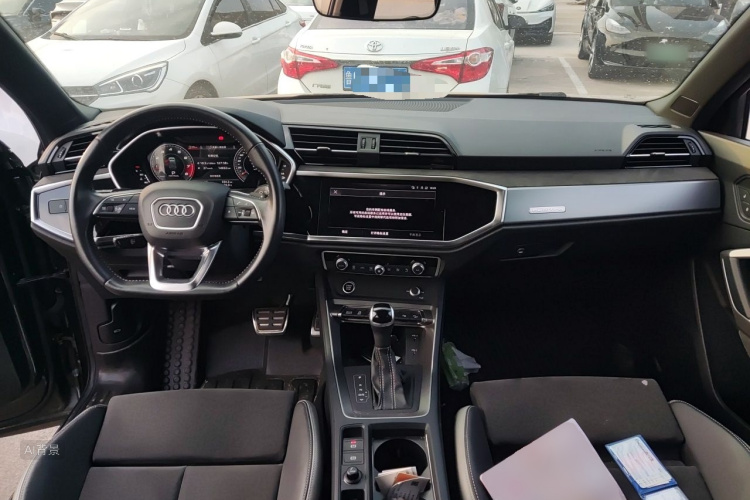 Audi Q3 2022 car image #11