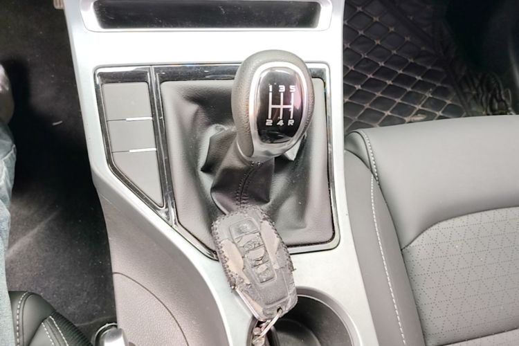 GEELY Emgrand 2021 car image #14