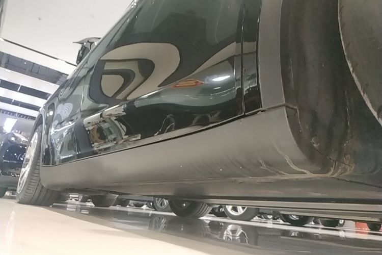 Tesla Model Y 2023 car image #26