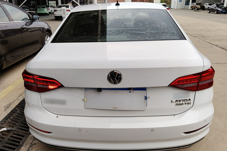 Volkswagen Lavida 2019 car image #6