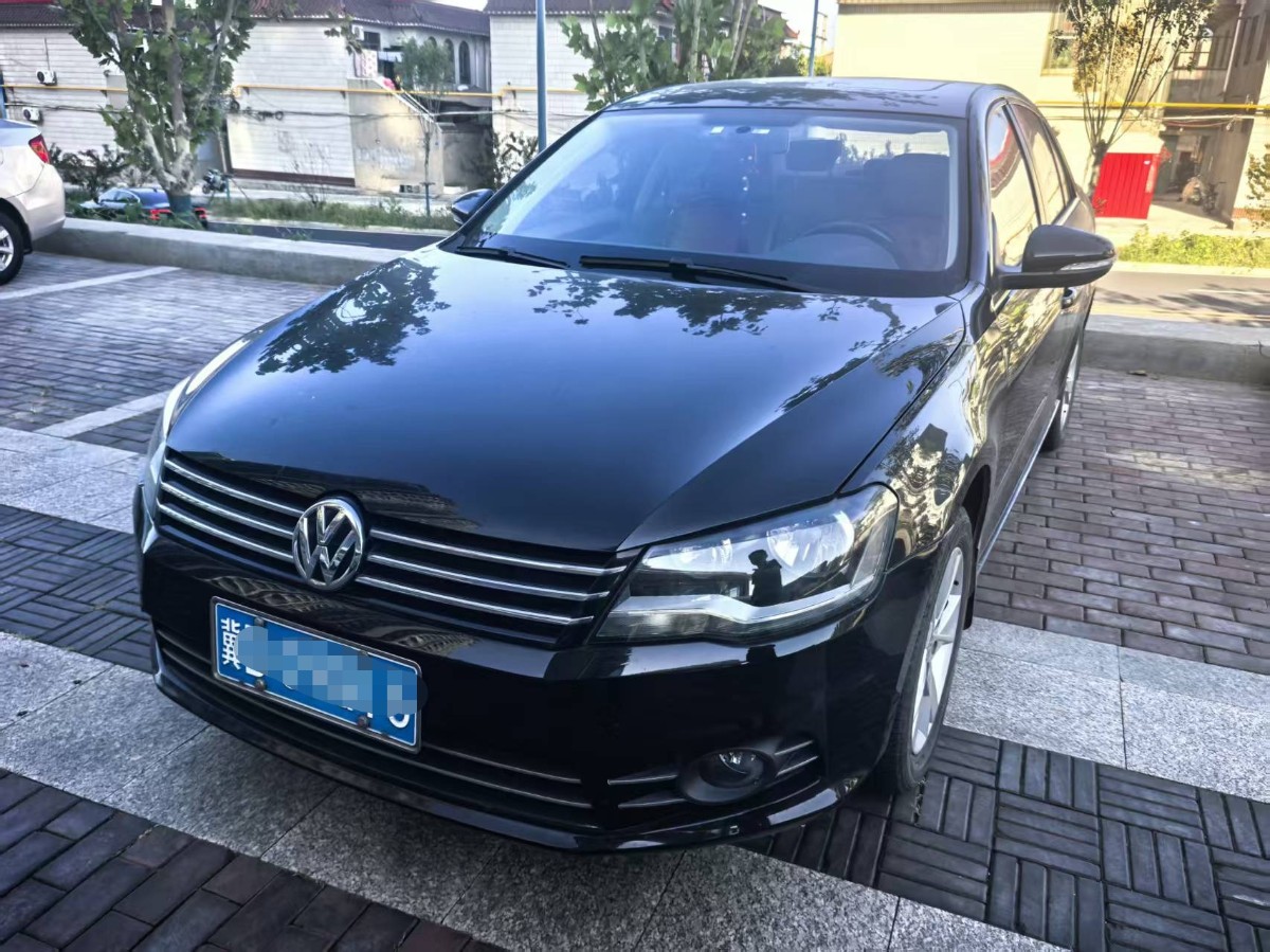 Volkswagen Bora 2013 car image 