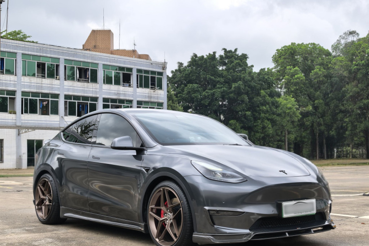 Tesla Model Y 2022 #4 Tesla Model Y 2022 car image #4