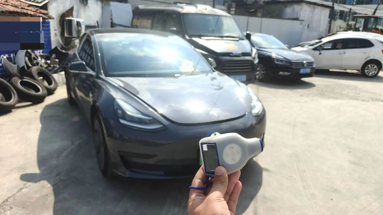Tesla Model 3 2020 car image #3