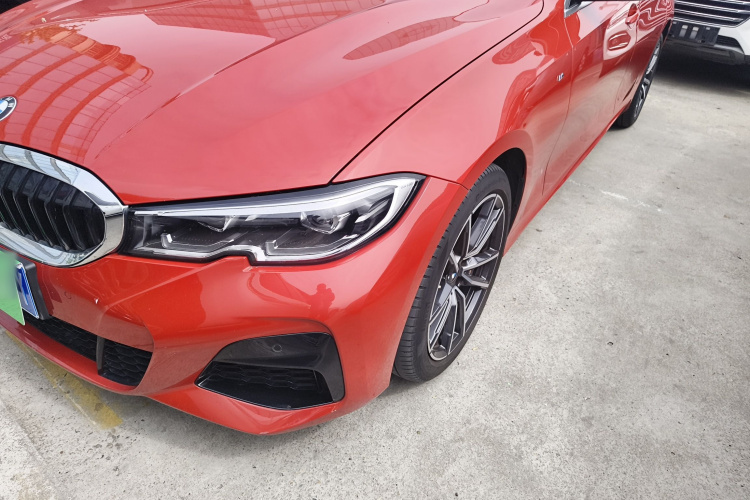 BMW 3 Series 2022 صورة سيارة #23