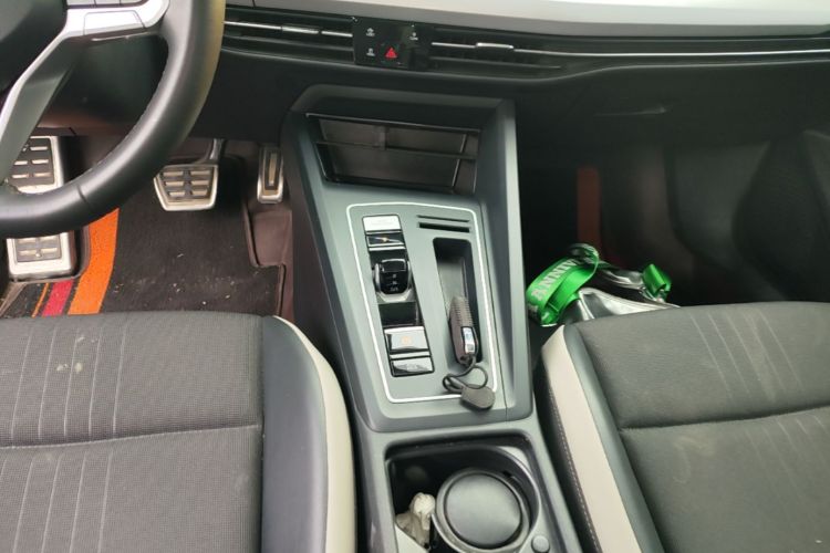 Volkswagen Golf 2023 car image #14