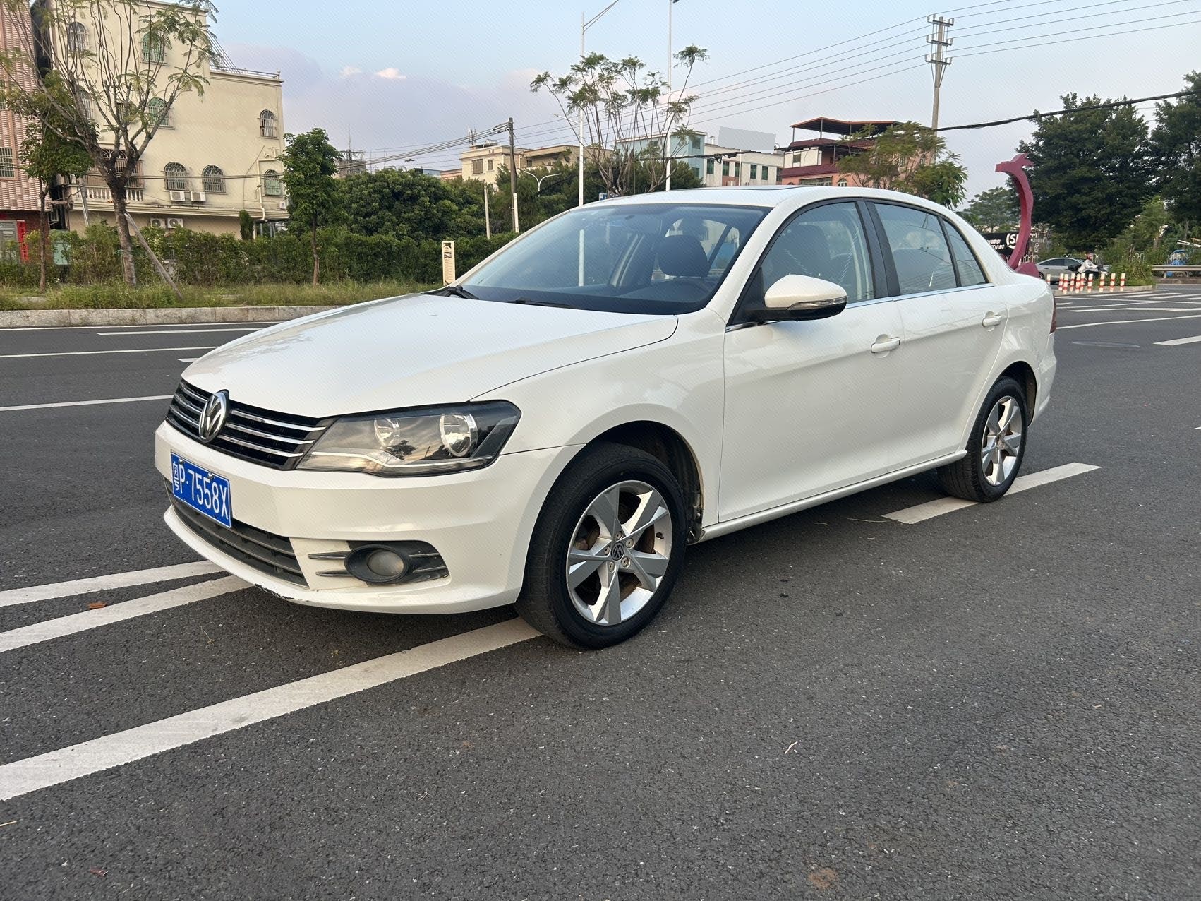 Volkswagen Bora 2014 car image 